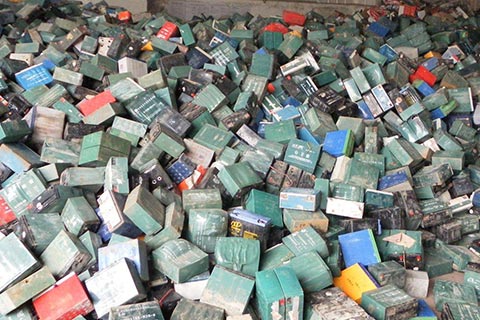 威海废弃叉车蓄电池回收|电瓶的回收价格